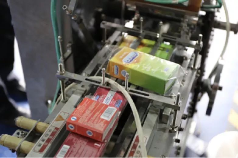 惊爆!安徽人你买的名牌避孕套可能是假的!制作