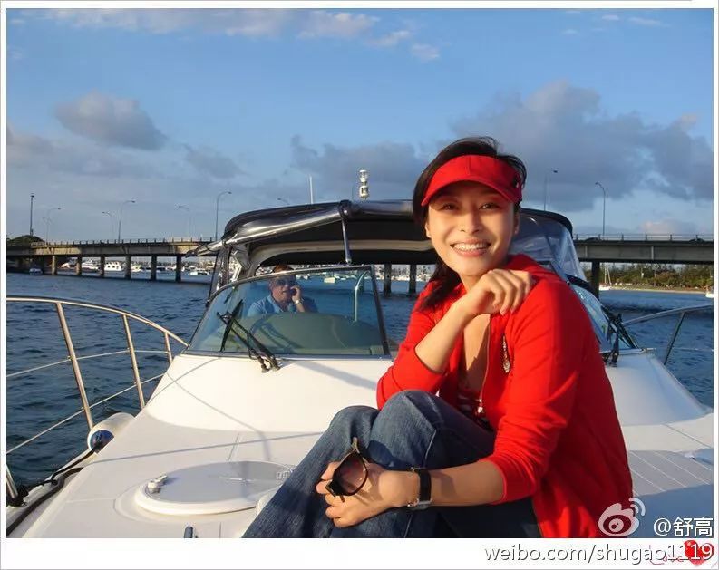 十年前她红极一时，却被小三毁去，36岁二婚的她依然优雅！