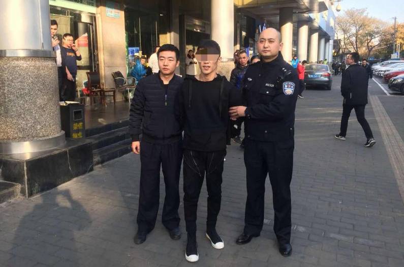 殴打拘禁记者周至县人民医院院长被刑拘、免职