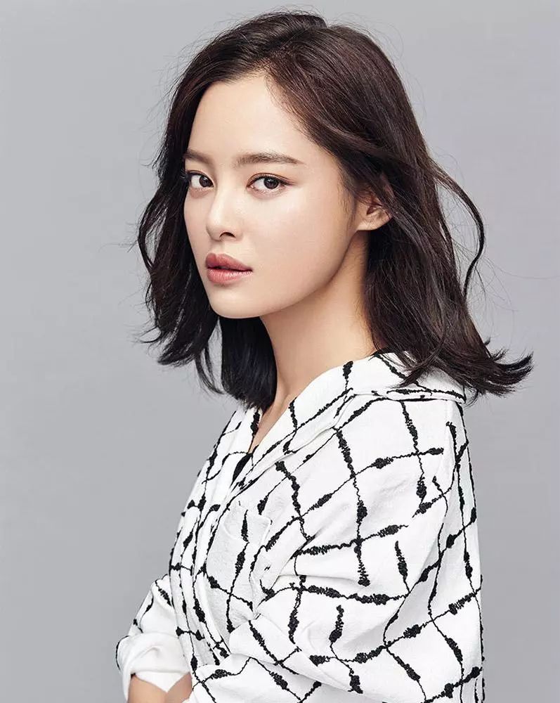 从18线开外小艺人到冯女郎 钟楚曦就凭借这张