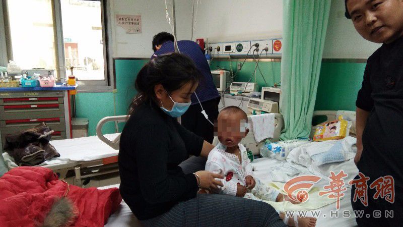 1岁娃高烧惊厥家人不知所措 幼儿园园长紧急送