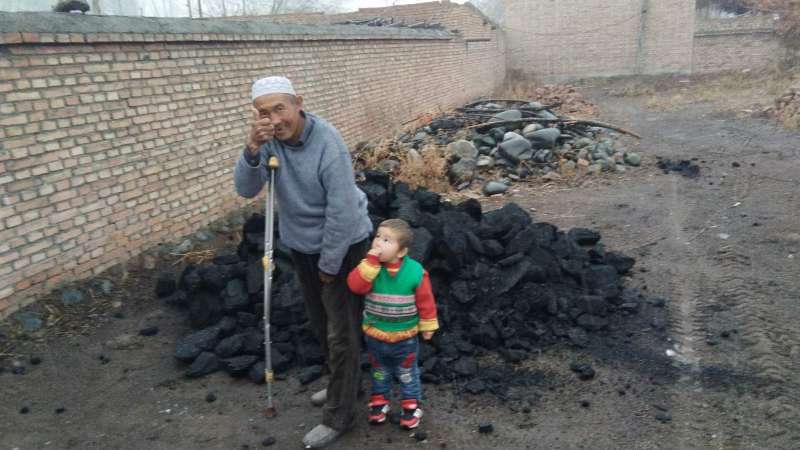 新疆呼图壁县五工台镇送煤帮困暖人心|新疆|台