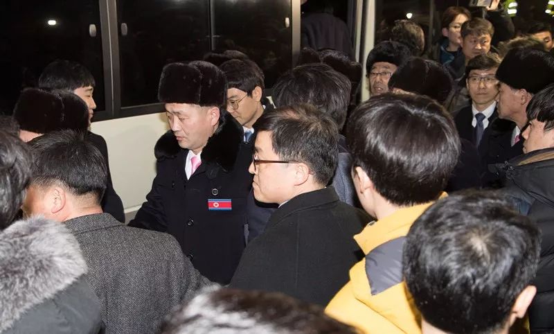 2月1日，朝鲜平昌冬奥体育代表团抵达韩国。