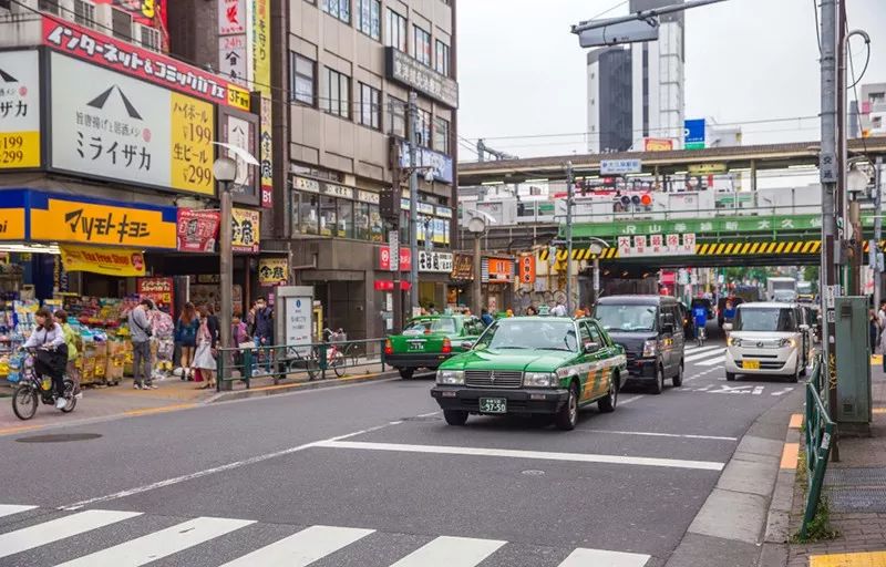 在日本大街上经常见到这种车,为什么国内一辆看不到?