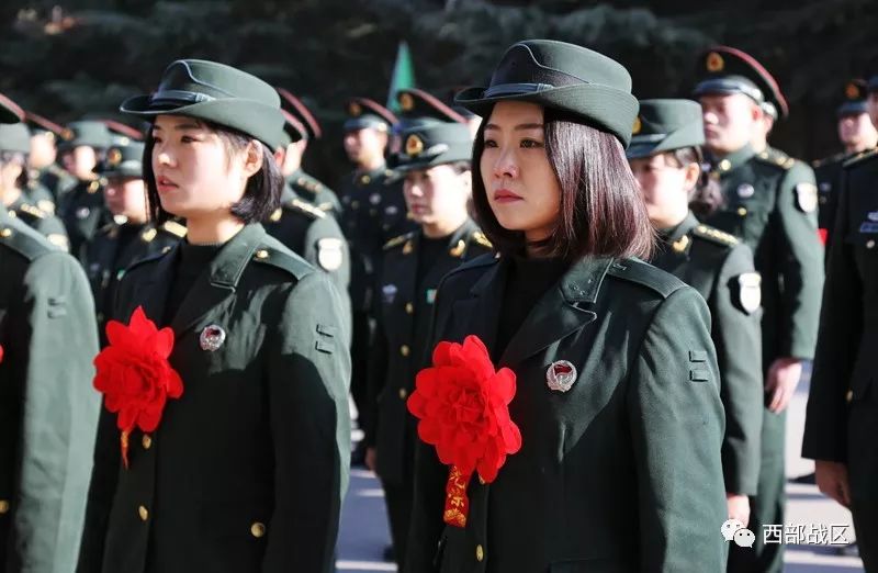 一个官兵猜一成语什么戎_一张图藏3个成语,猜出一个都算智商爆表!
