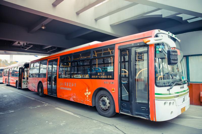 答题抢红包、主题巴士、企业法务技能竞赛,为