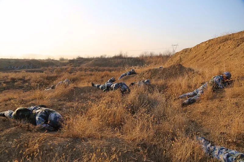 久等了,邯郸新兵连迎来最后考核|战士|新兵|蓝锋