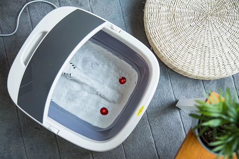 这样泡脚15分钟,甩掉腰酸腿疼、体虚失眠,倪萍