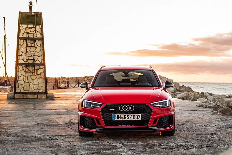 深藏不露 | 奥迪 RS 4 Avant