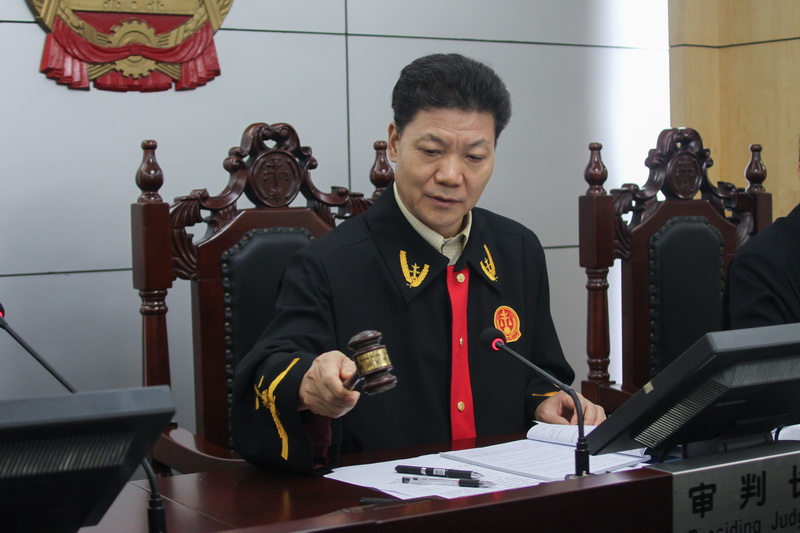 资料图：张甲天任海口海事法院院长期间曾开庭审理涉南海案件。