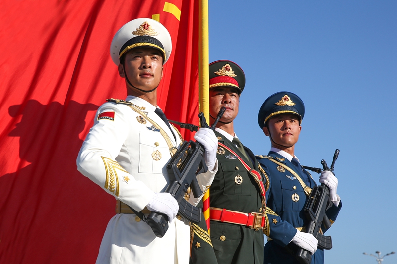 行摄“天上街市”的梦与敢