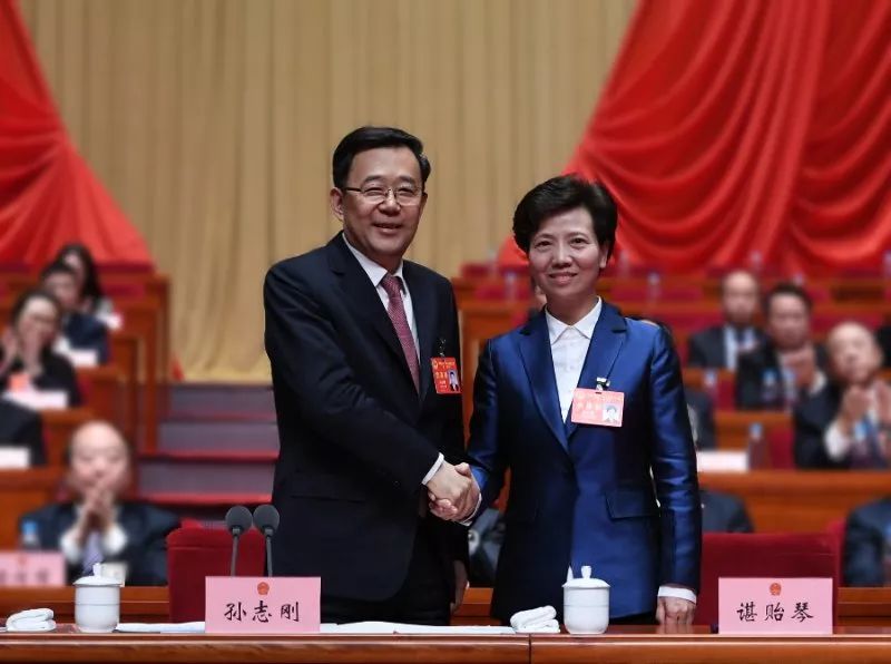 贵州省两会胜利闭幕,选举产生新一届省人大、