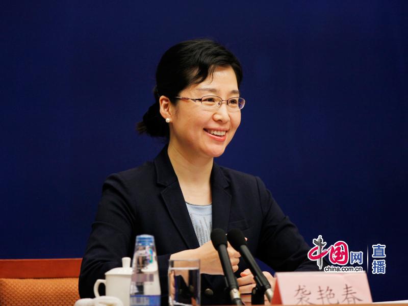 李佳 摄【袭艳春】感谢王春英女士的介绍,下面进入答问环节,按照惯例