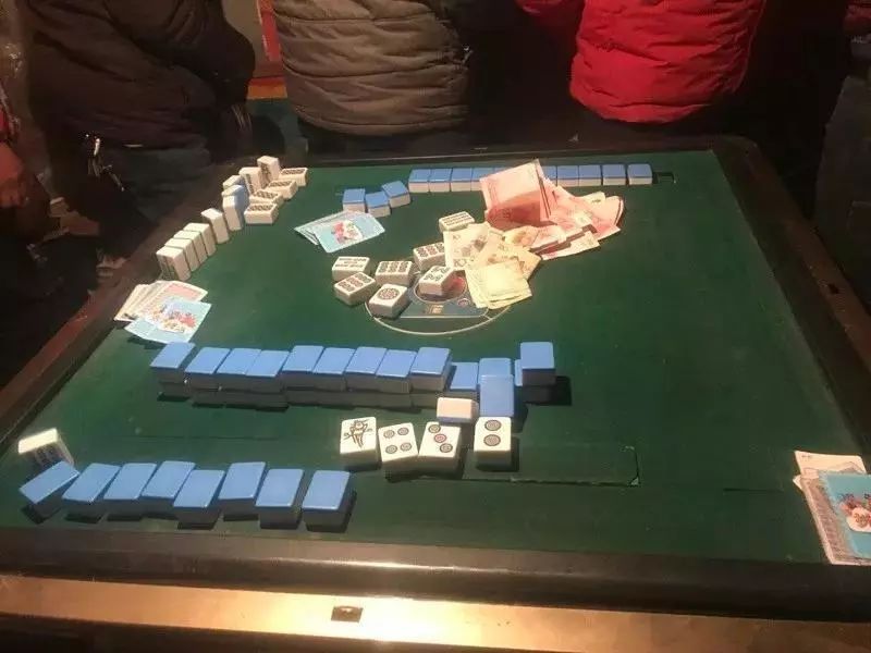 治多警方成功捣毁一处聚众赌博窝点