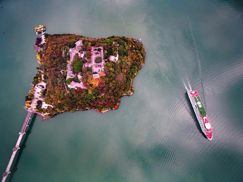 行摄“天上街市”的梦与敢