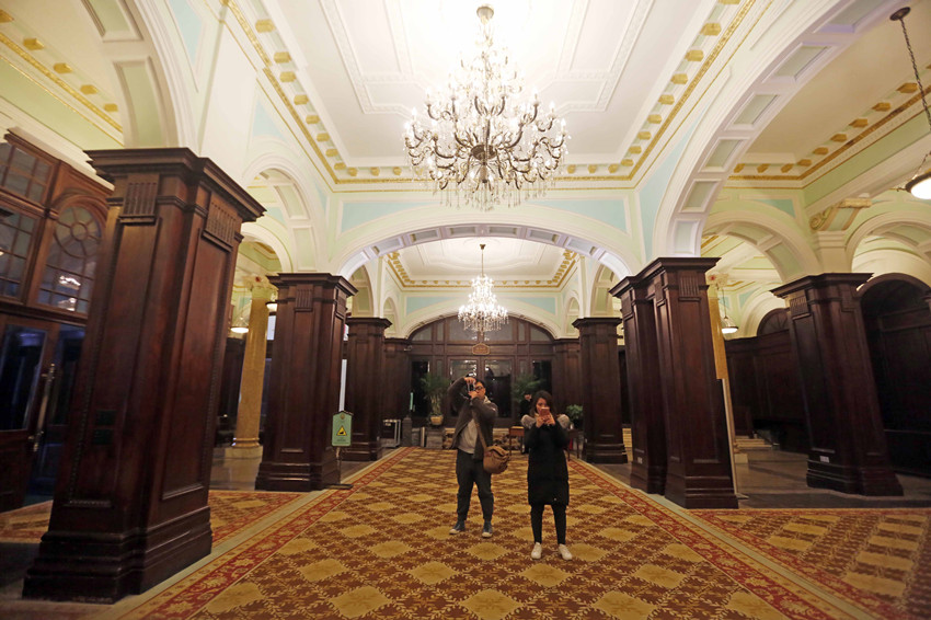 新中国第一家证券交易所谢客:爱因斯坦卓别林