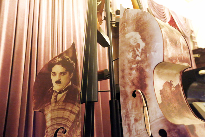 新中国第一家证券交易所谢客:爱因斯坦卓别林