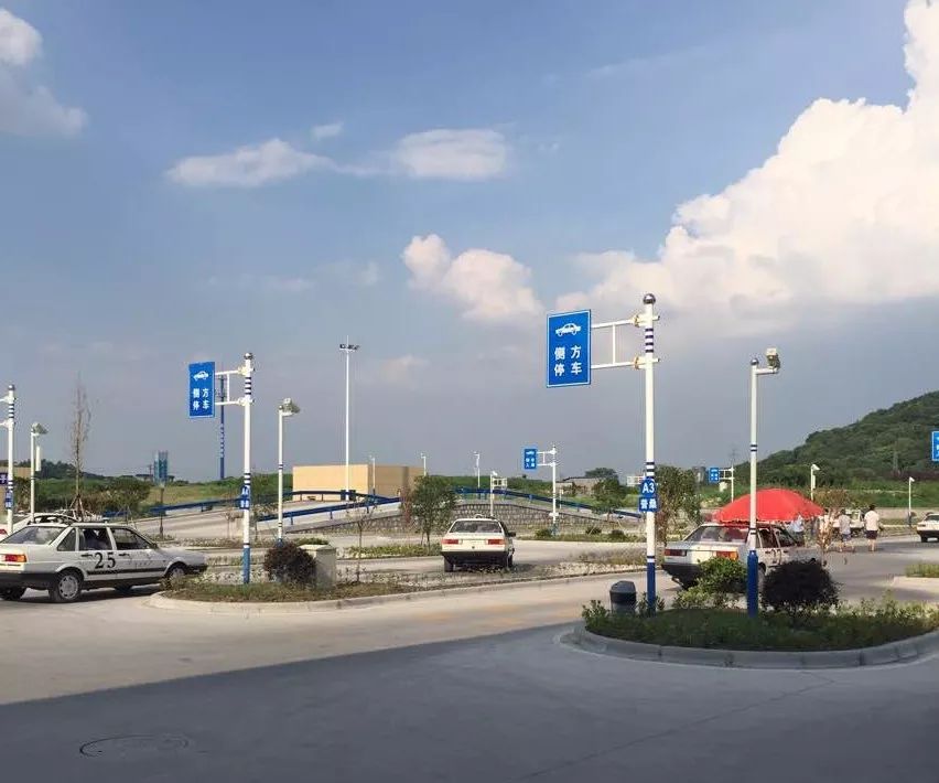 小伙自曝学车崩溃经历:花近万元还没考出来…