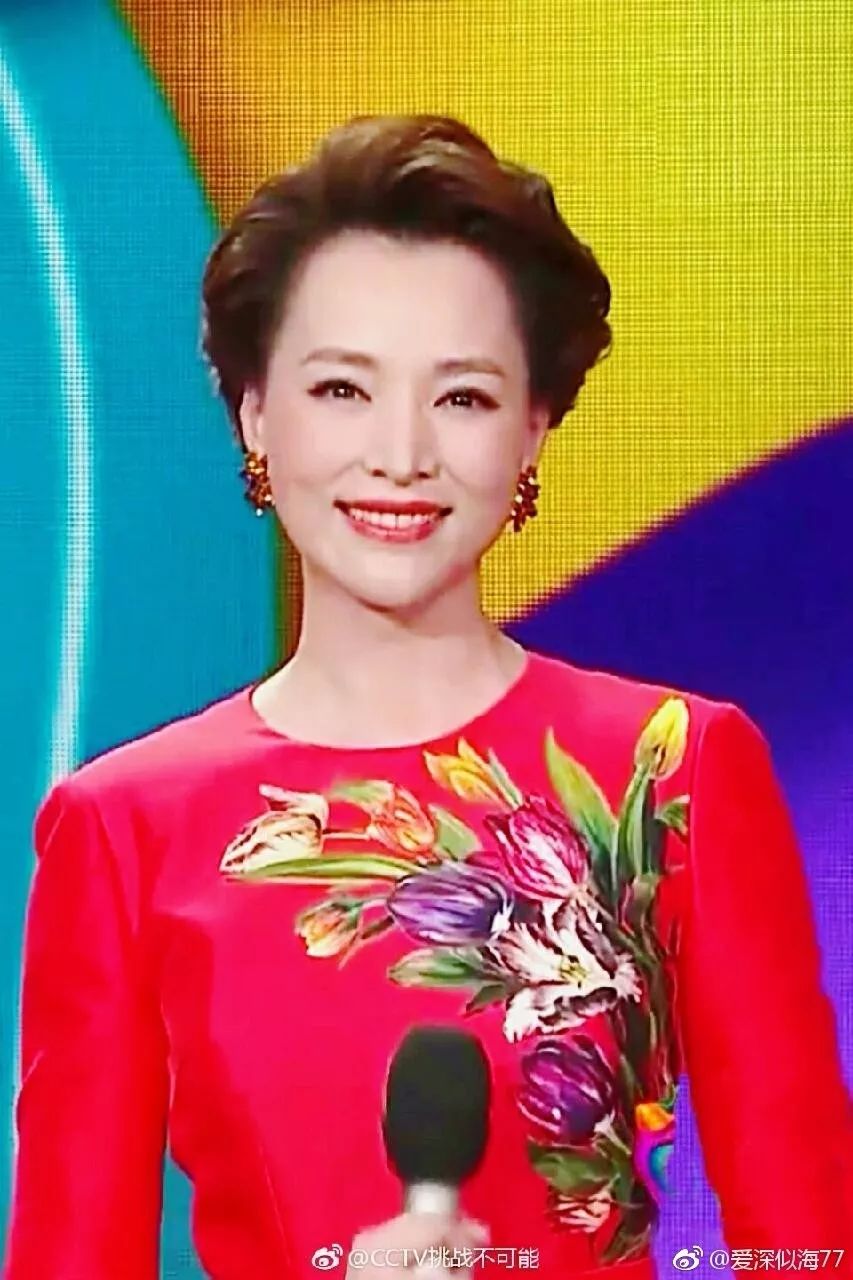 "腹有诗书气自华"的董卿今年备受大家关注,发现其