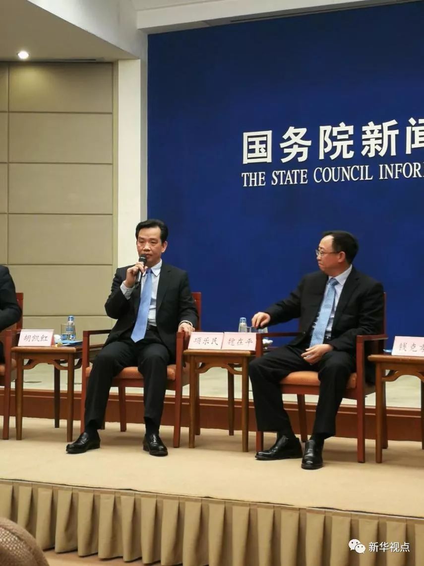 德清县委书记项乐民说,现在德清好多农民都不愿意去城里住