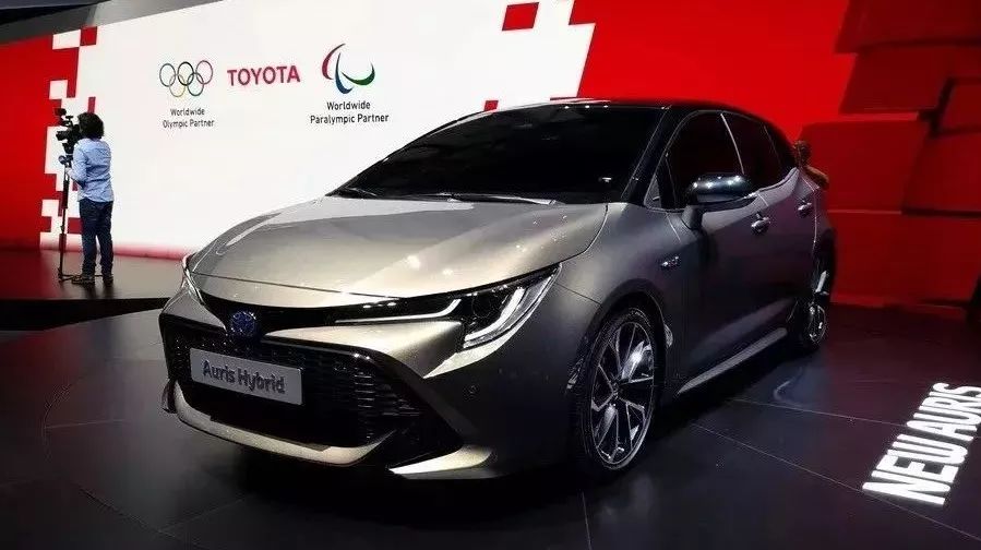 全新卡罗拉发布，中庸大叔变身耍酷的帅小伙