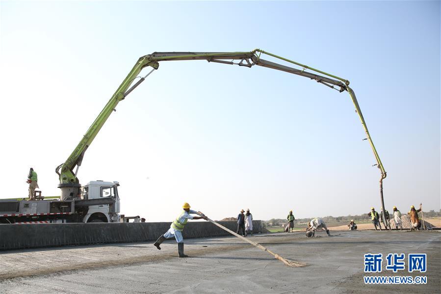 中巴经济走廊:白沙瓦至卡拉奇高速公路苏木段