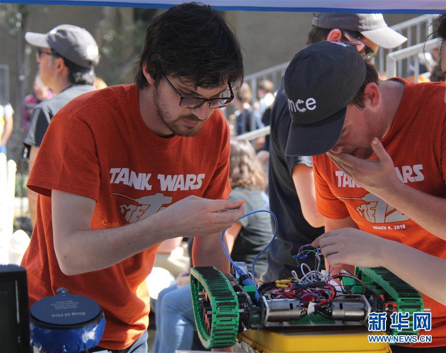 军情锐评:搬起石头砸自己脚?特朗普限制中国留学生或削弱美科研能力