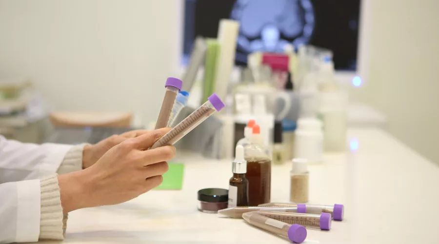 赤峰一医院副主任向主任下药两年,主任自杀前