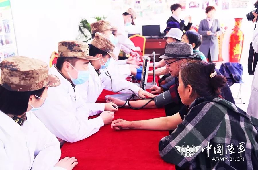 传承雷锋精神,弘扬时代新风,争当新时代的雷锋