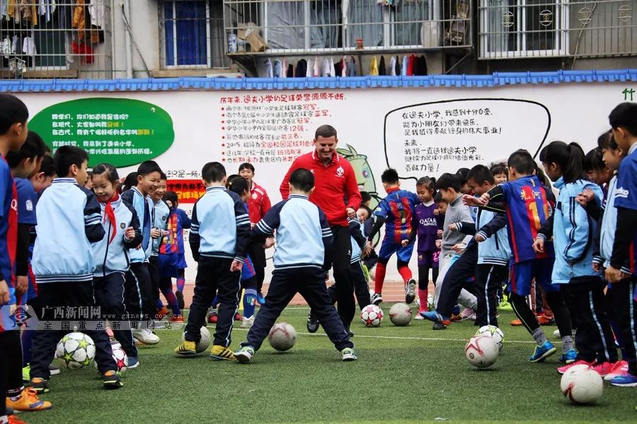 南宁有足球学校吗高中,南宁有足球学校吗高中生