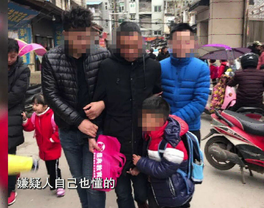 民警抓捕嫌疑人却不能说实话 背后原因令人暖