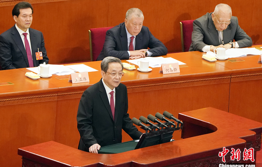 1520292953794972.png 3月3日,俞正声代表政协第十二届全国委员会常务委员会作工作报告。(图源:中新网)