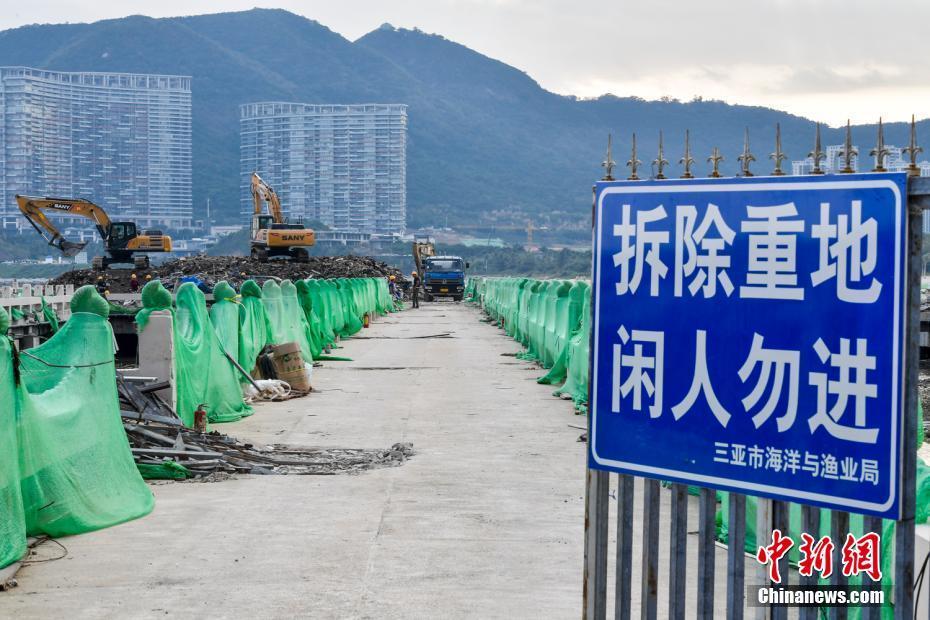 三亚未批先建的“海上餐厅”主体建筑已拆除完毕