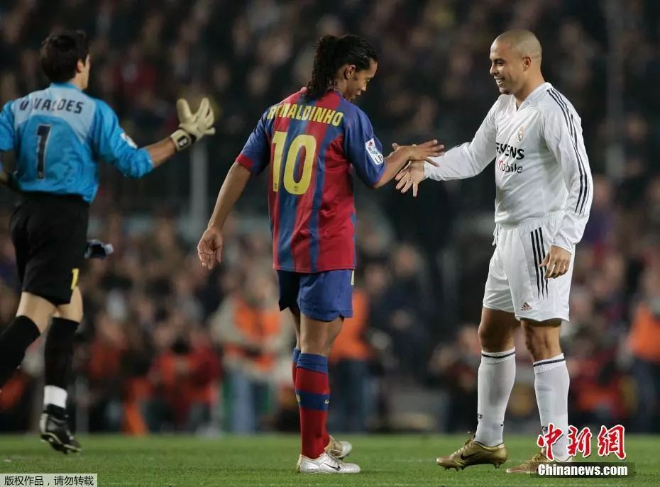 告别传奇!足球魔术师罗纳尔迪尼奥宣布退役