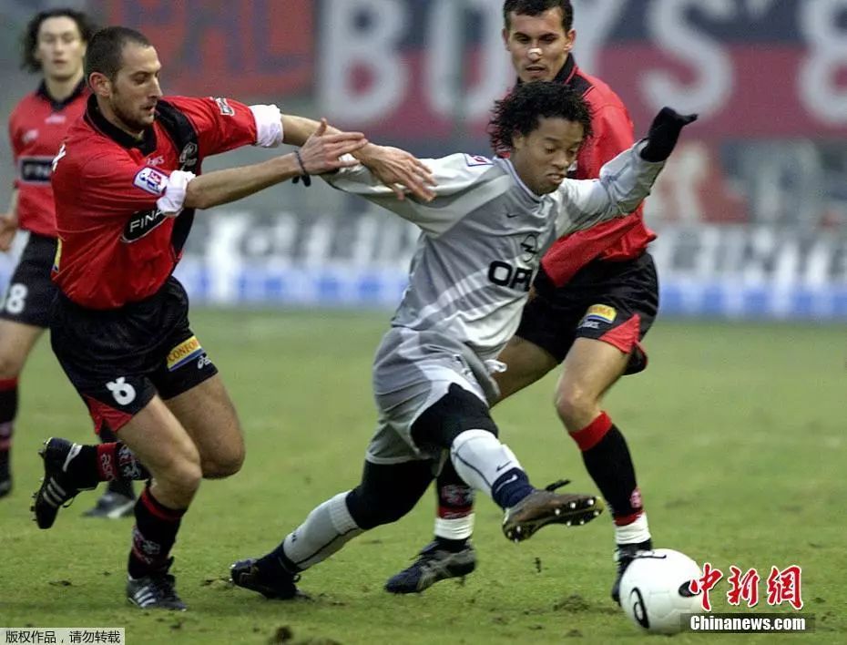 告别传奇! 足球魔术师 罗纳尔迪尼奥宣布退役|罗