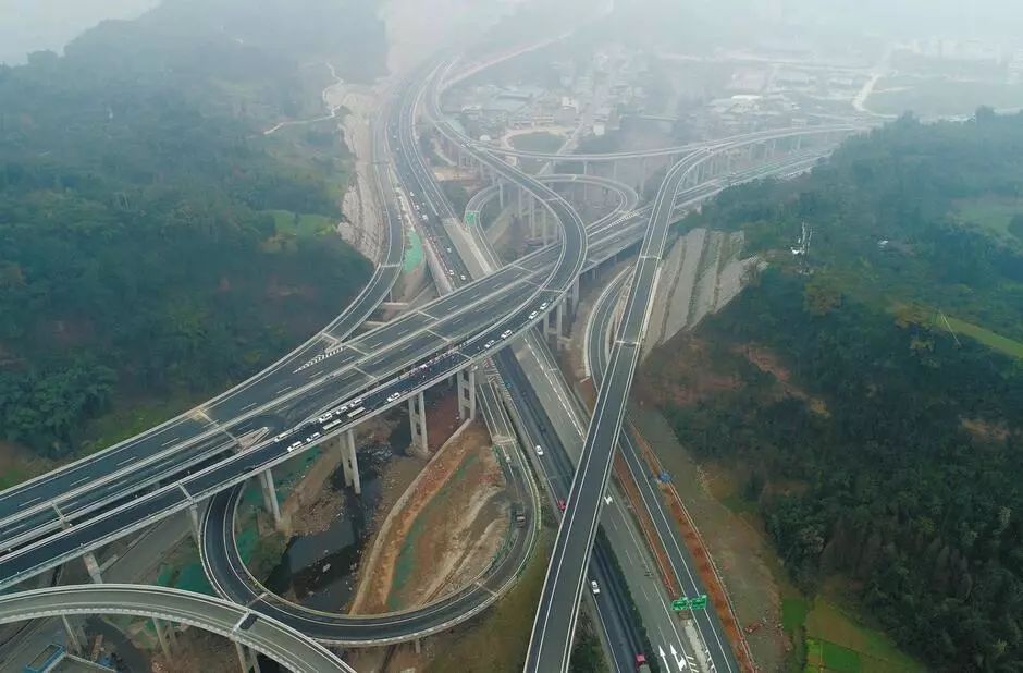 四川首条藏区高速来了!成都2.5小时到泸定,元旦