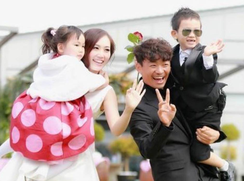 马蓉养了一个月的小号派上用场了，“好妈妈”绝地反击王宝强…