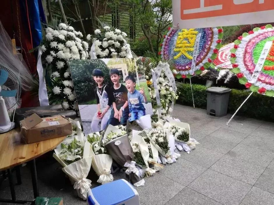 杭州保姆纵火案因管辖权异议中止审理 雇主为