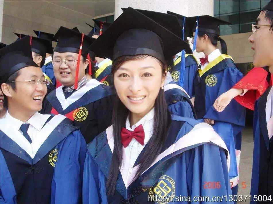 十年前她红极一时，却被小三毁去，36岁二婚的她依然优雅！