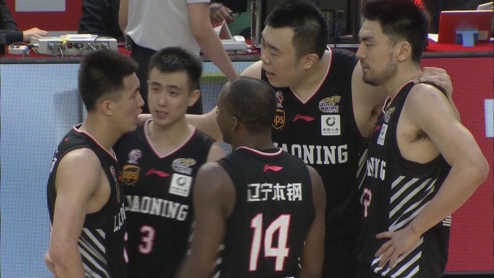 硬气!郭士强怒骂郭艾伦浪投险输球 这才是辽宁男篮冲冠主帅的样子