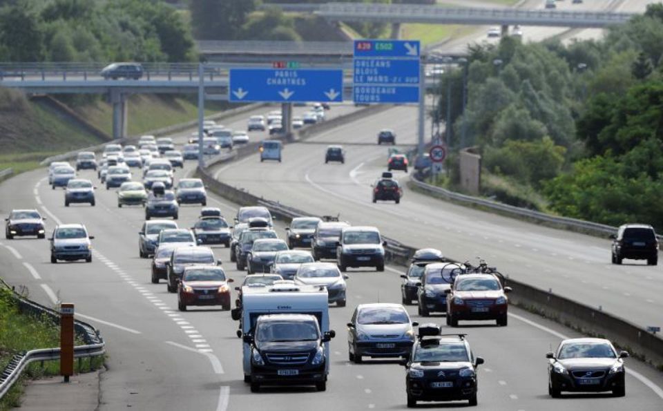 法国拟征汽车养路印花税 每年增收30亿欧元用