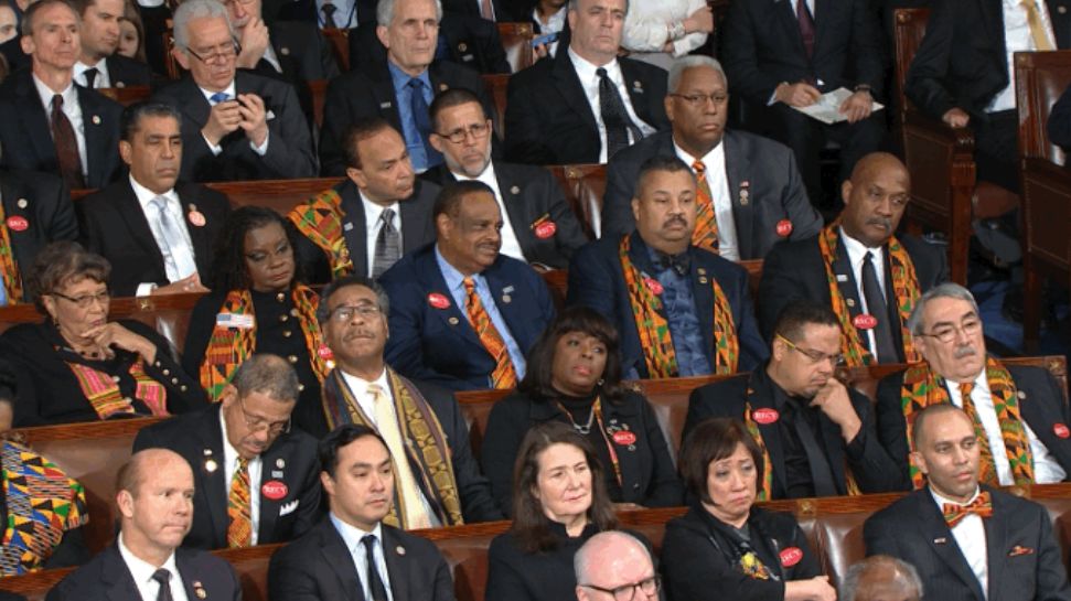 首份国情咨文,特朗普用四分之三时间聊这件事