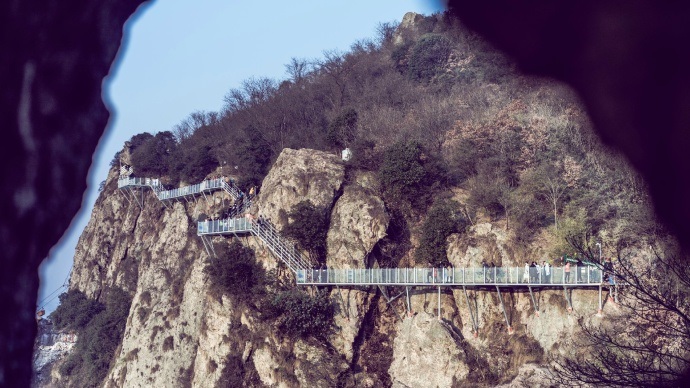 马仁奇峰“3D绝壁天梯玻璃栈道”即将重新对外开放