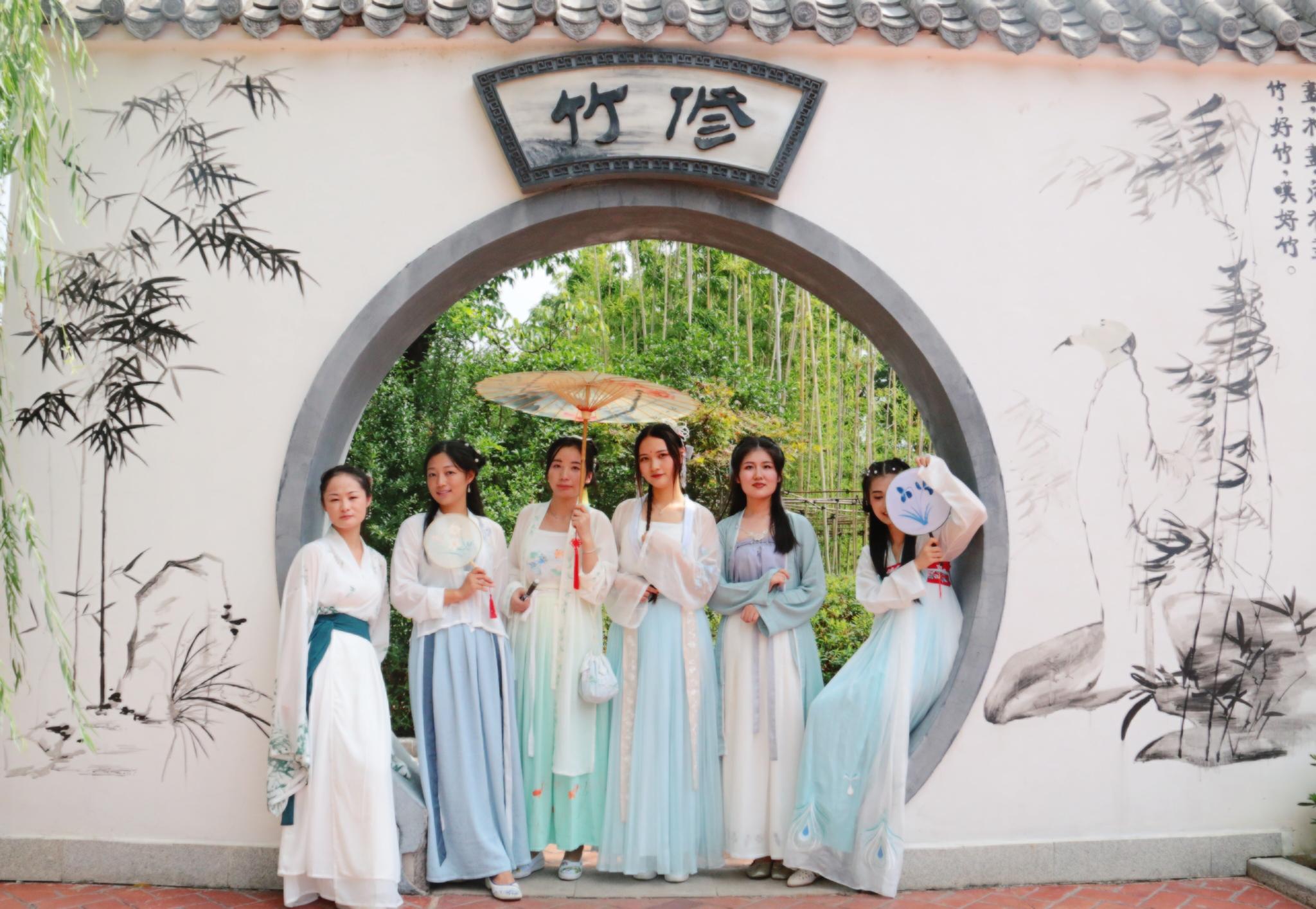 芜湖东方婚纱_芜湖方特东方神画图片(3)