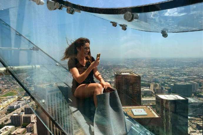 洛杉磯全透明玻璃滑梯