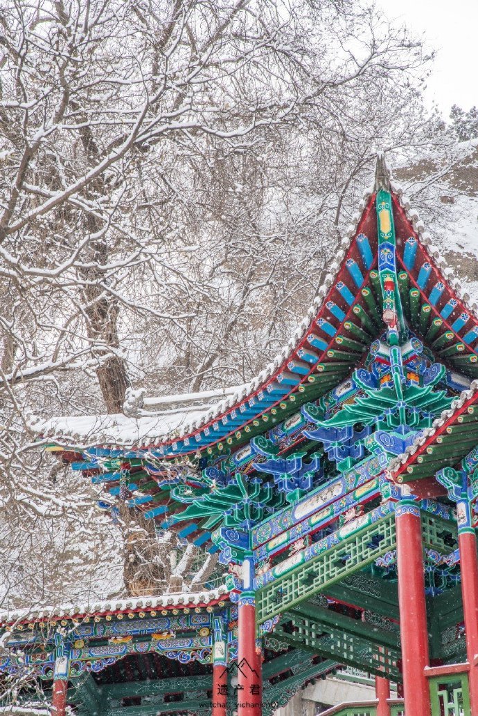 兰州五泉山的雪,中国传统建筑配上雪景