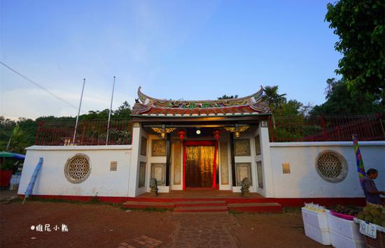 5天4晚,玩转<a href='http://travel.sina.com.cn/xinjiapo1-lvyou/?from=b-keyword' target='_blank'><em><em><em>新加坡</em></em></em></a><a href='http://travel.sina.com.cn/malaixiya-lvyou/?from=b-keyword' target='_blank'><em><em><em>马来西亚</em></em></em></a>最特色和经典