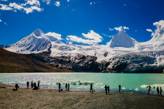 一直默默清修的藏东,旅游开始崛起,萨普神山成热门