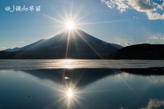 【日本】青空一朵玉芙蓉,看尽富士山风云变幻的三大绝景地