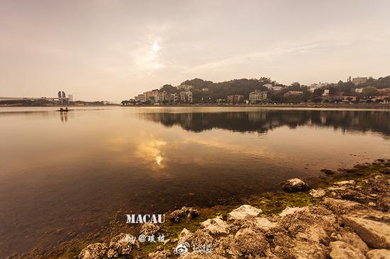 浓缩万千世界精彩的小城,不一样的<a href='http://travel-sina-com-cn.688vv.cn/aomenshi-lvyou/?from=b-keyword' target='_blank'><em><em>澳门</em></em></a>